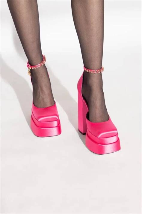 versace hakken roze|Versace Medusa Aevitas Platform Pumps .